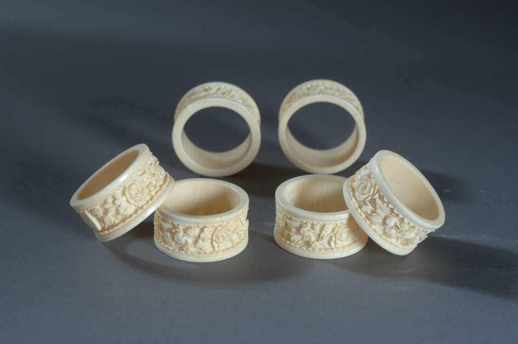 民国时期象牙雕花餐巾圈