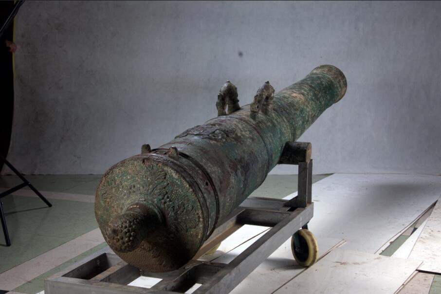 荷兰铜炮