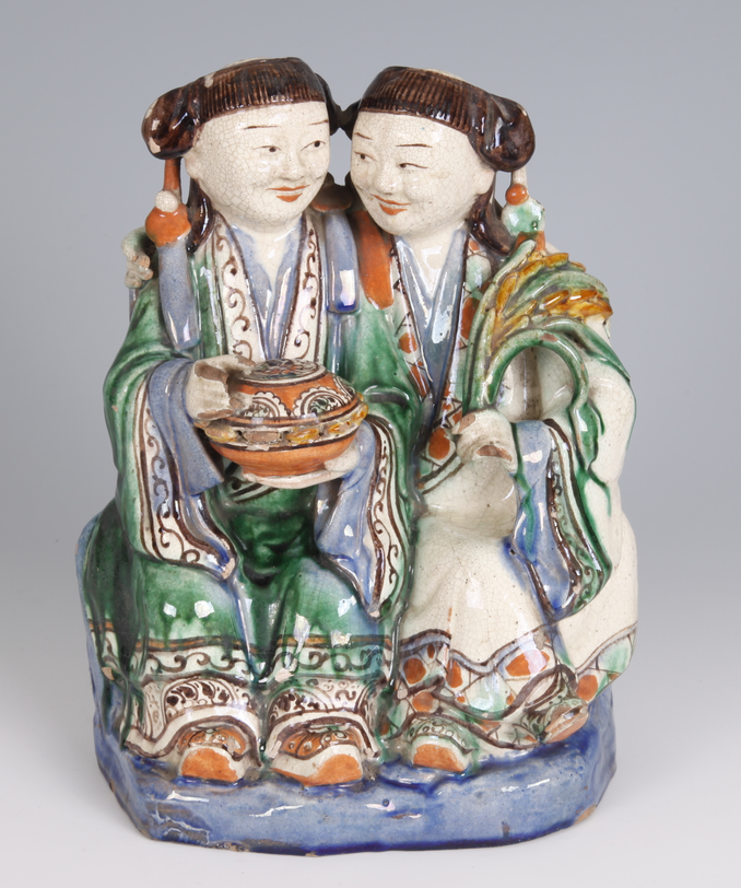 多色釉和合二仙坐像