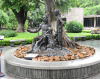 铸铜雕塑“根”